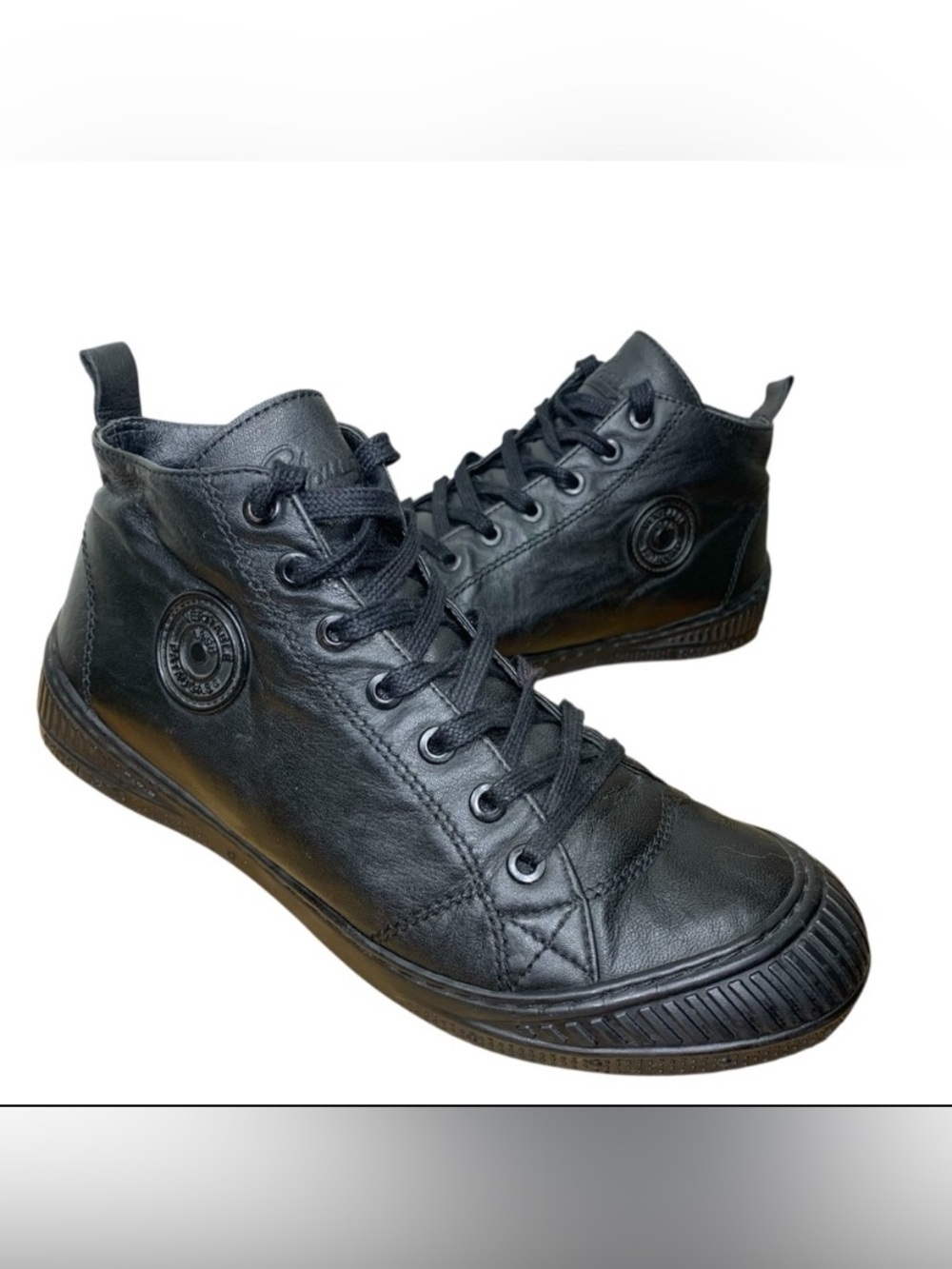 Pataugas Black Leather High-Top Sneakers Lace-Up Women's Sz 38  Minimalist Shoes